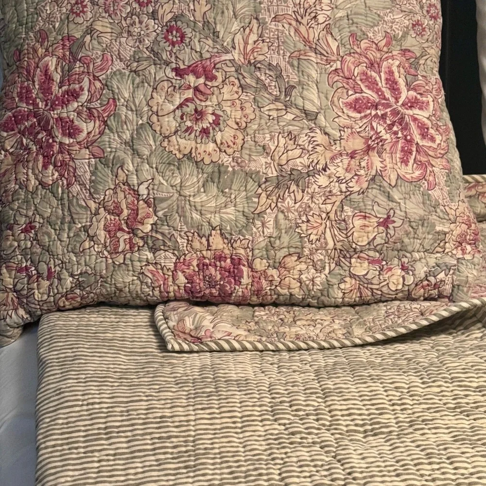 Pine Cone Hill Pinkish Coral and Gray Floral Quilt